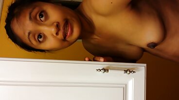 Gái đi sex online vietsub đái trong nhà vệ sinh