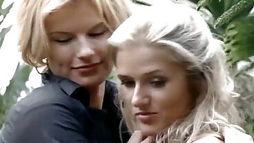 Công ty phim sex jav sub brunette vú